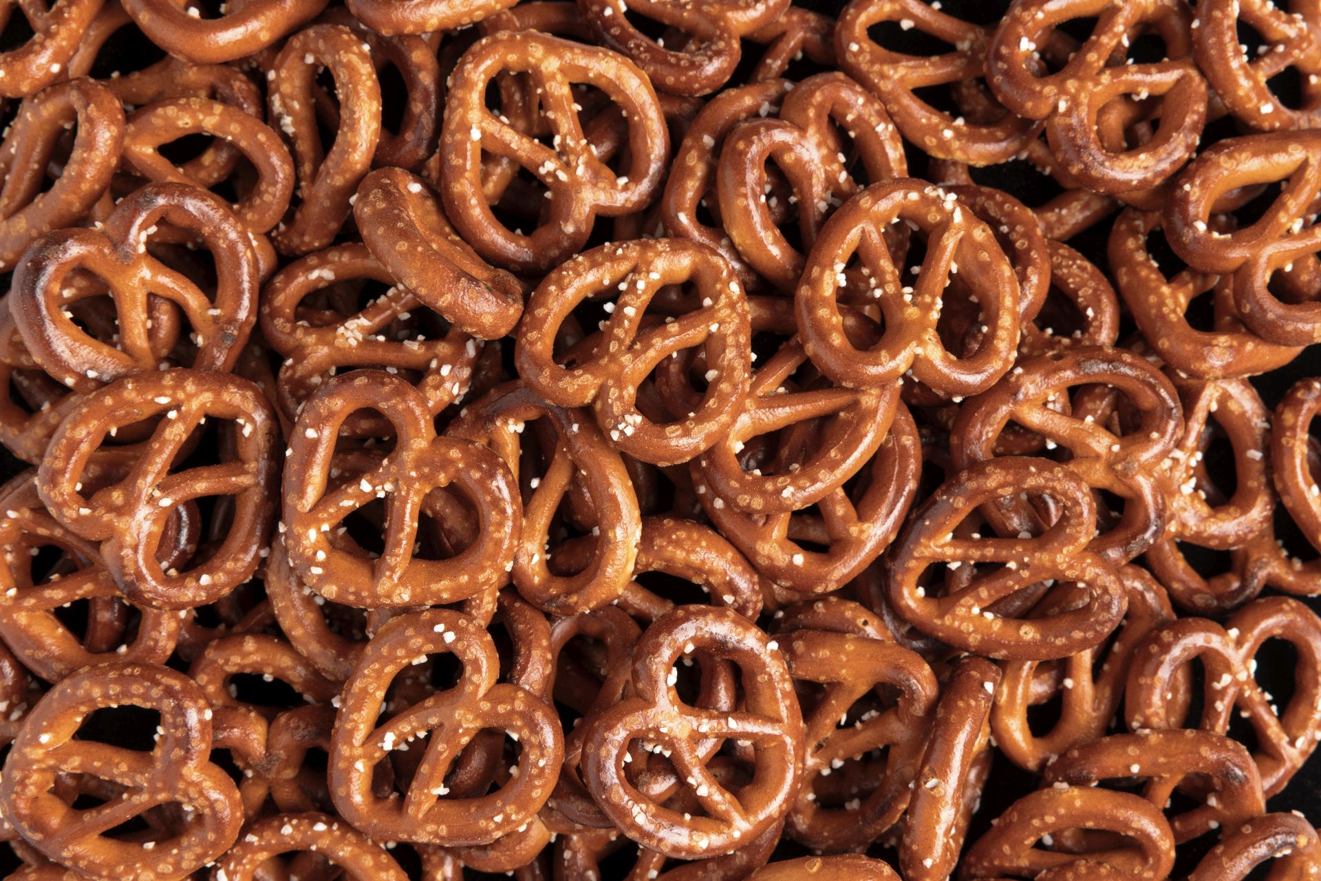 Tom Sturgis Pretzels Tote with Flavored Pretzels & Dips - Image 6